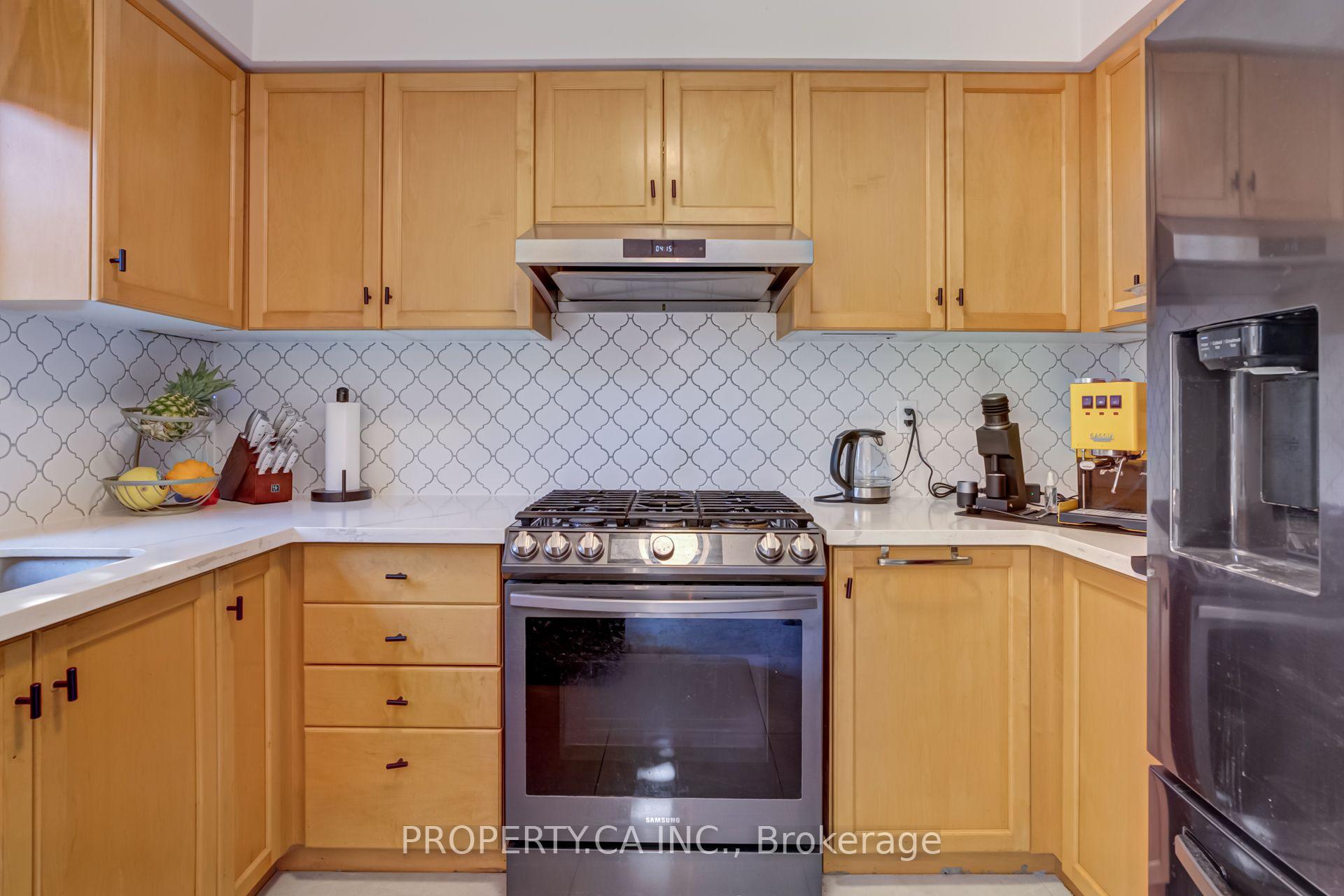 Photo 13 of Unit 1, 8 Skeens Lane, Etobicoke, Long Branch — HOMEH
