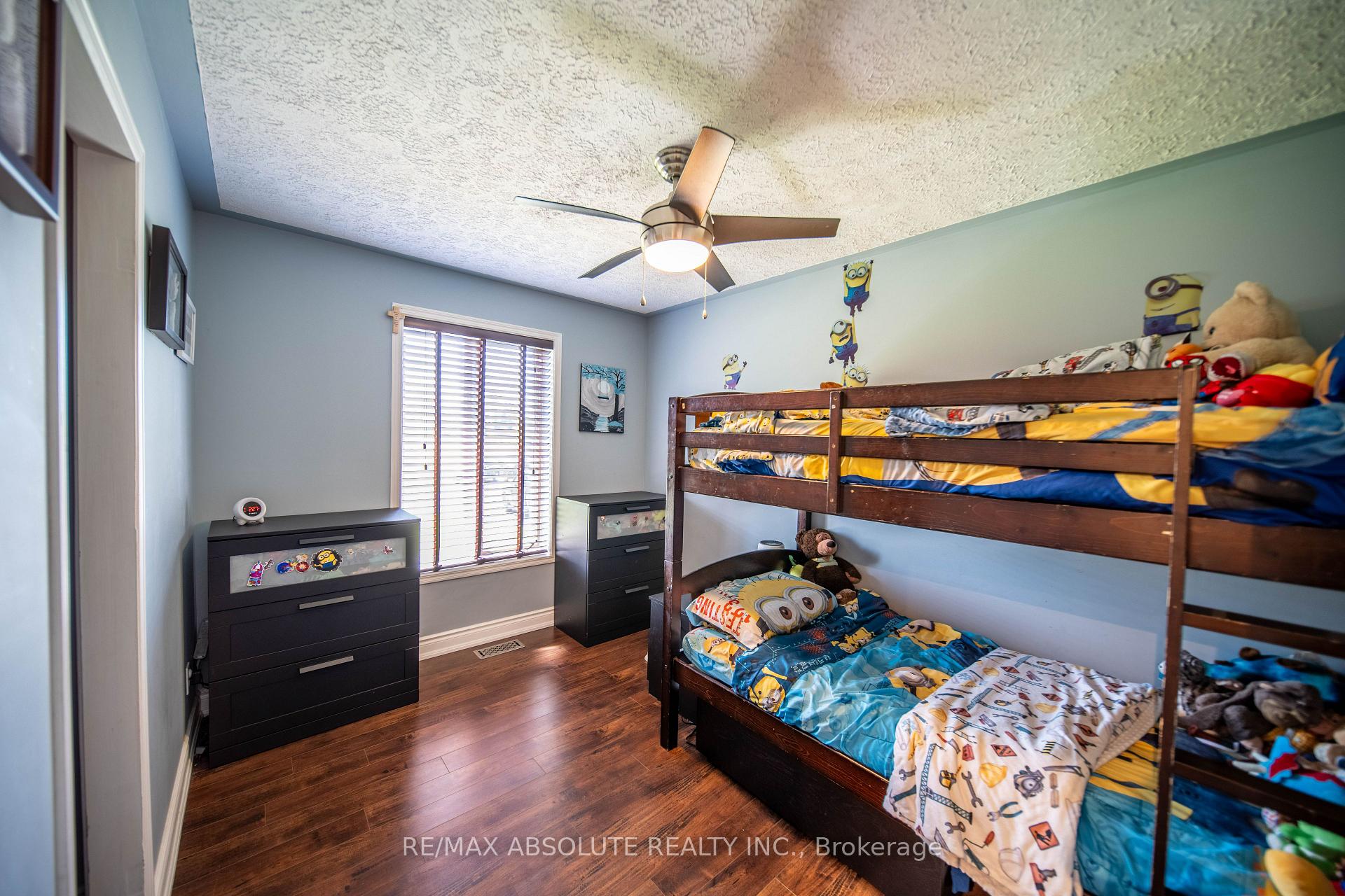 Photo 17 of 38 Duchesse Crescent, Russell, Russell Twp — HOMEH
