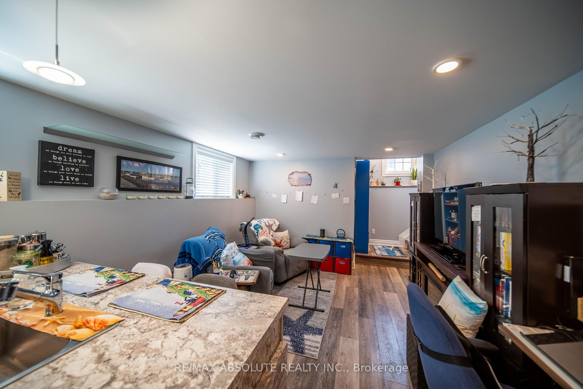 Photo 30 of 38 Duchesse Crescent, Russell, Russell Twp — HOMEH