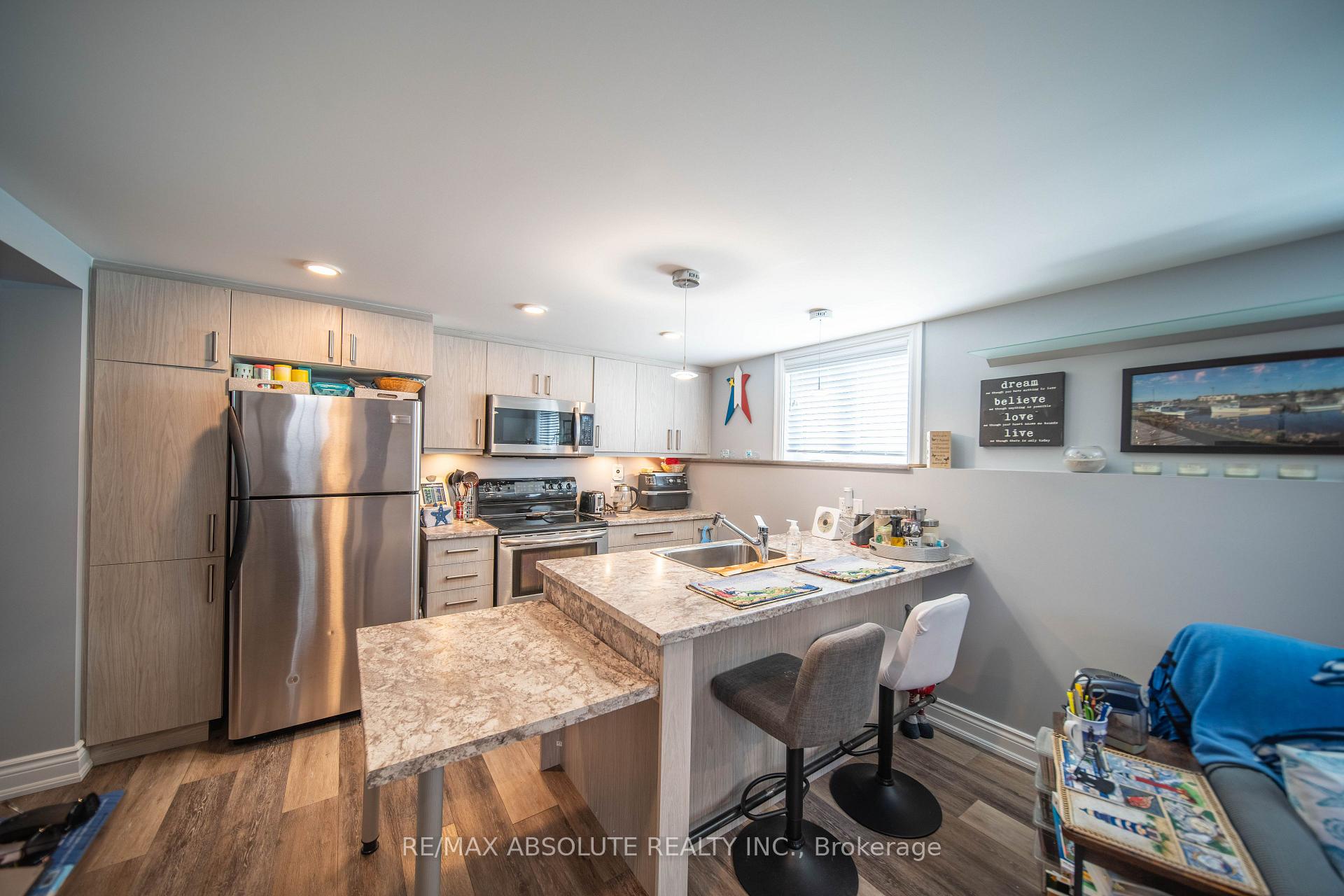 Photo 32 of 38 Duchesse Crescent, Russell, Russell Twp — HOMEH