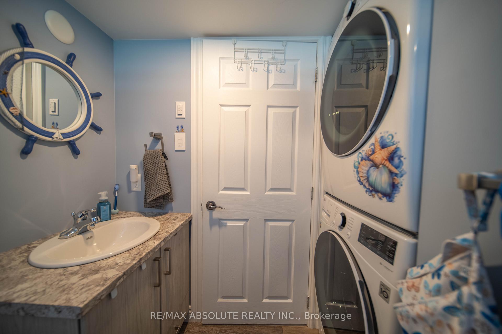 Photo 36 of 38 Duchesse Crescent, Russell, Russell Twp — HOMEH