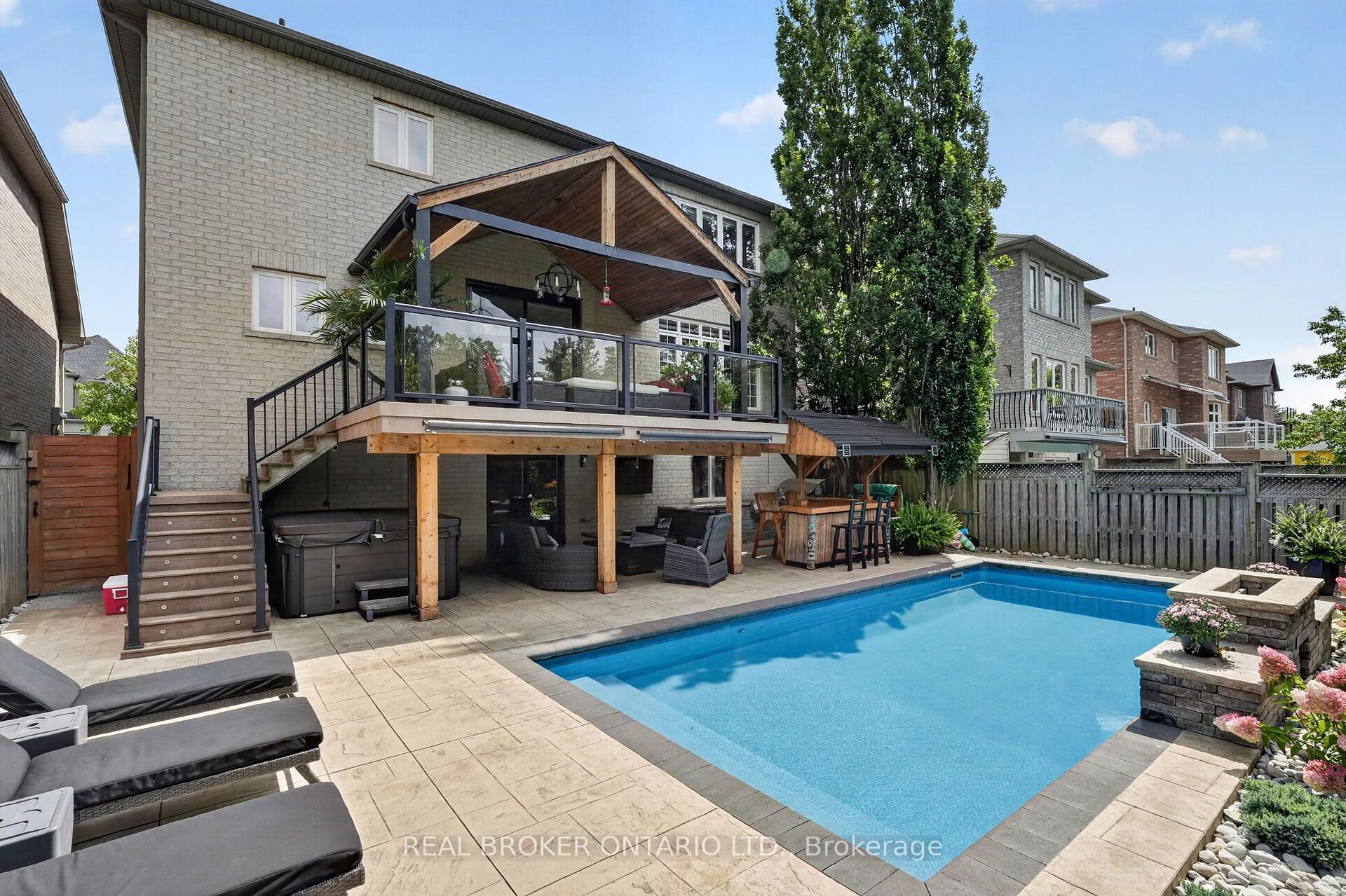 Photo 4 of 483 Valridge Drive, Hamilton, Ancaster — HOMEH