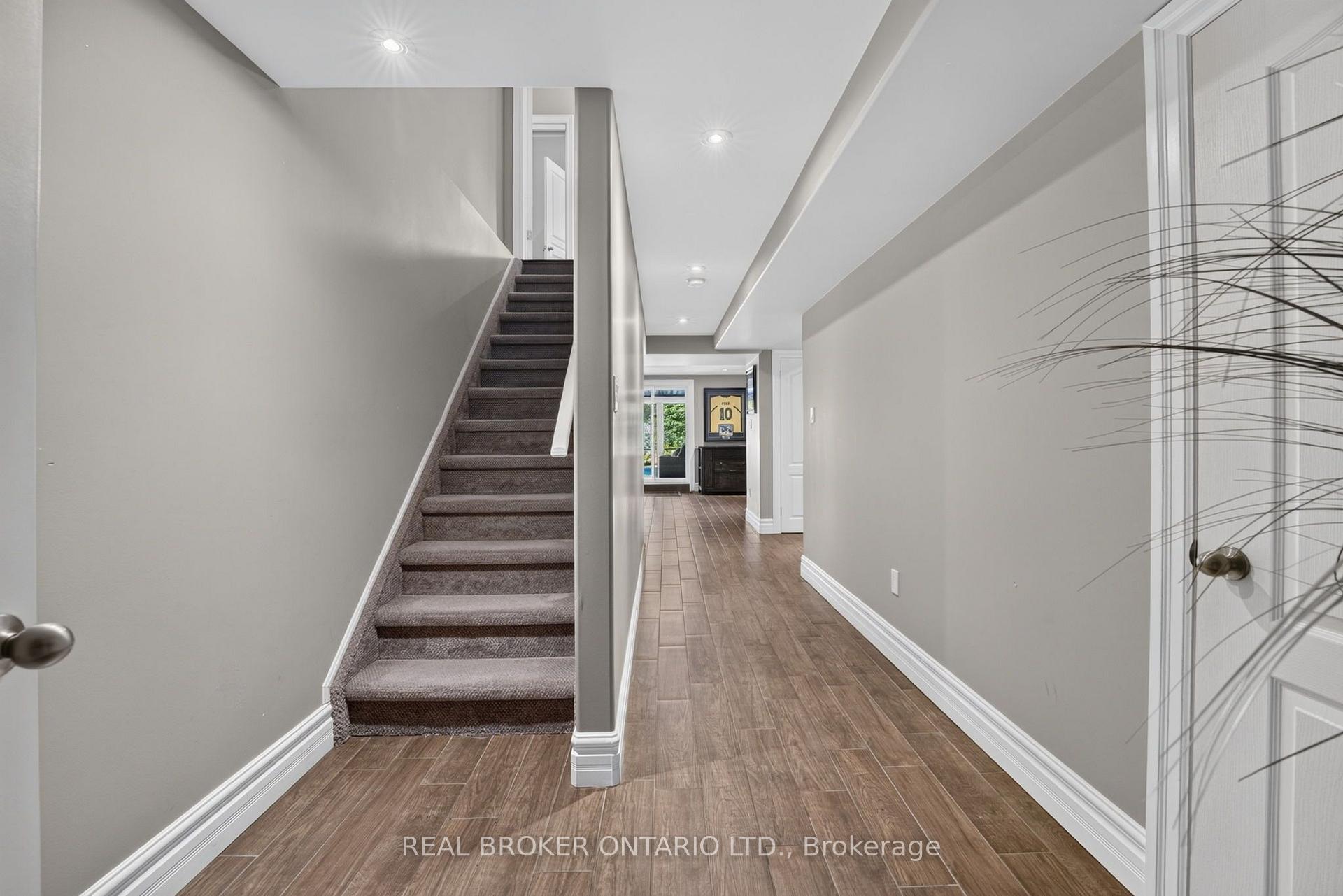Photo 35 of 483 Valridge Drive, Hamilton, Ancaster — HOMEH
