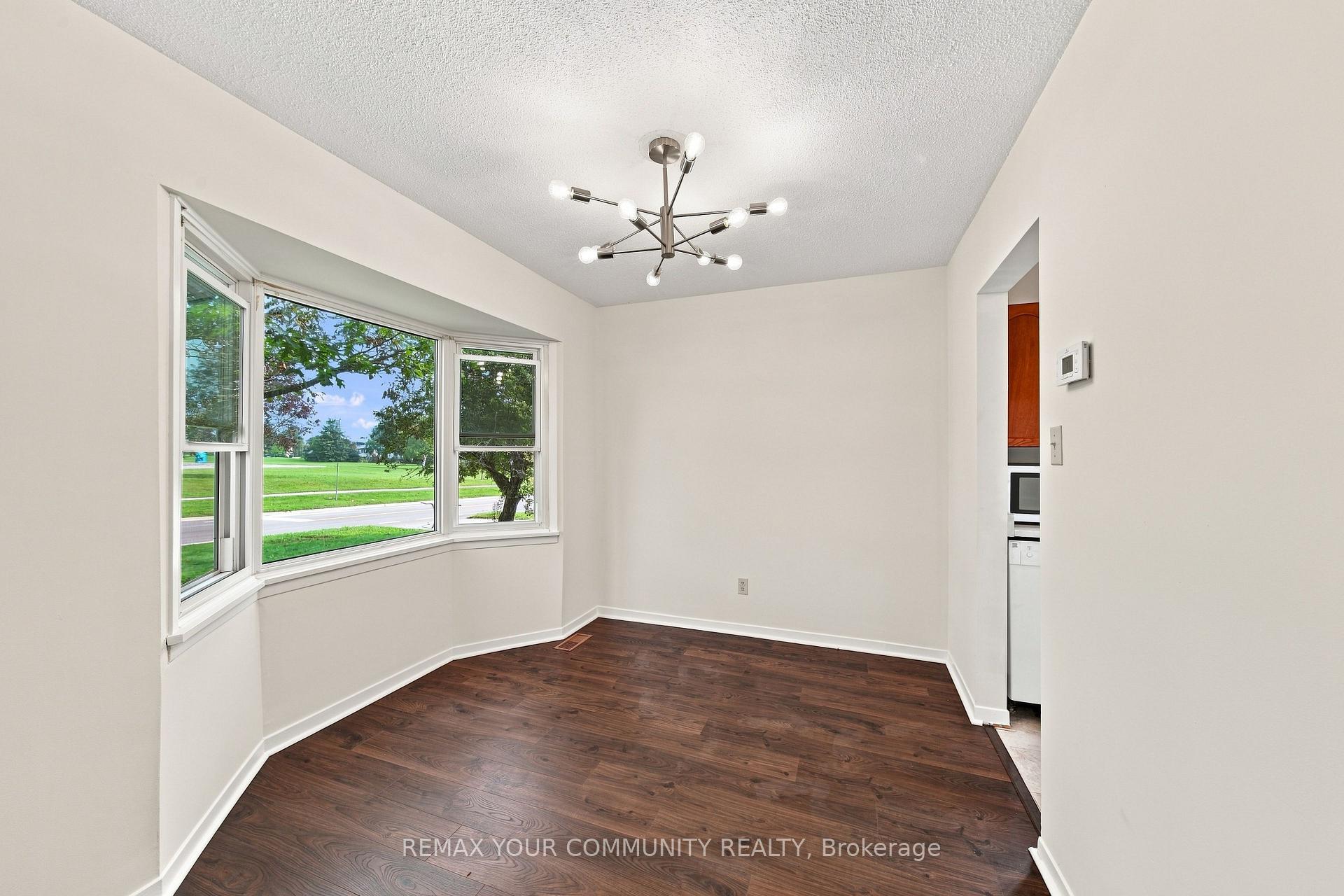 Photo 6 of 233 Little Avenue, Barrie, Allandale Heights — HOMEH