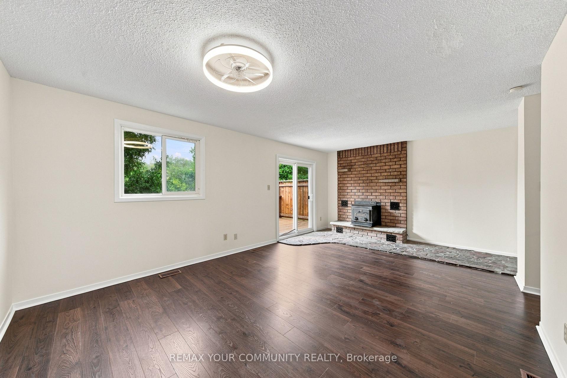 Photo 11 of 233 Little Avenue, Barrie, Allandale Heights — HOMEH
