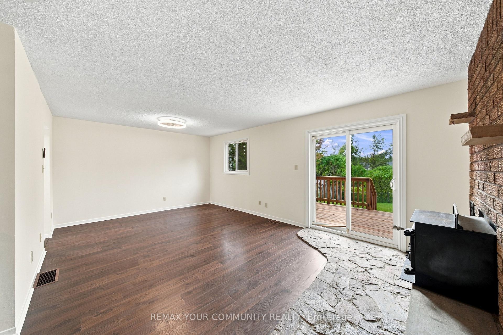 Photo 12 of 233 Little Avenue, Barrie, Allandale Heights — HOMEH