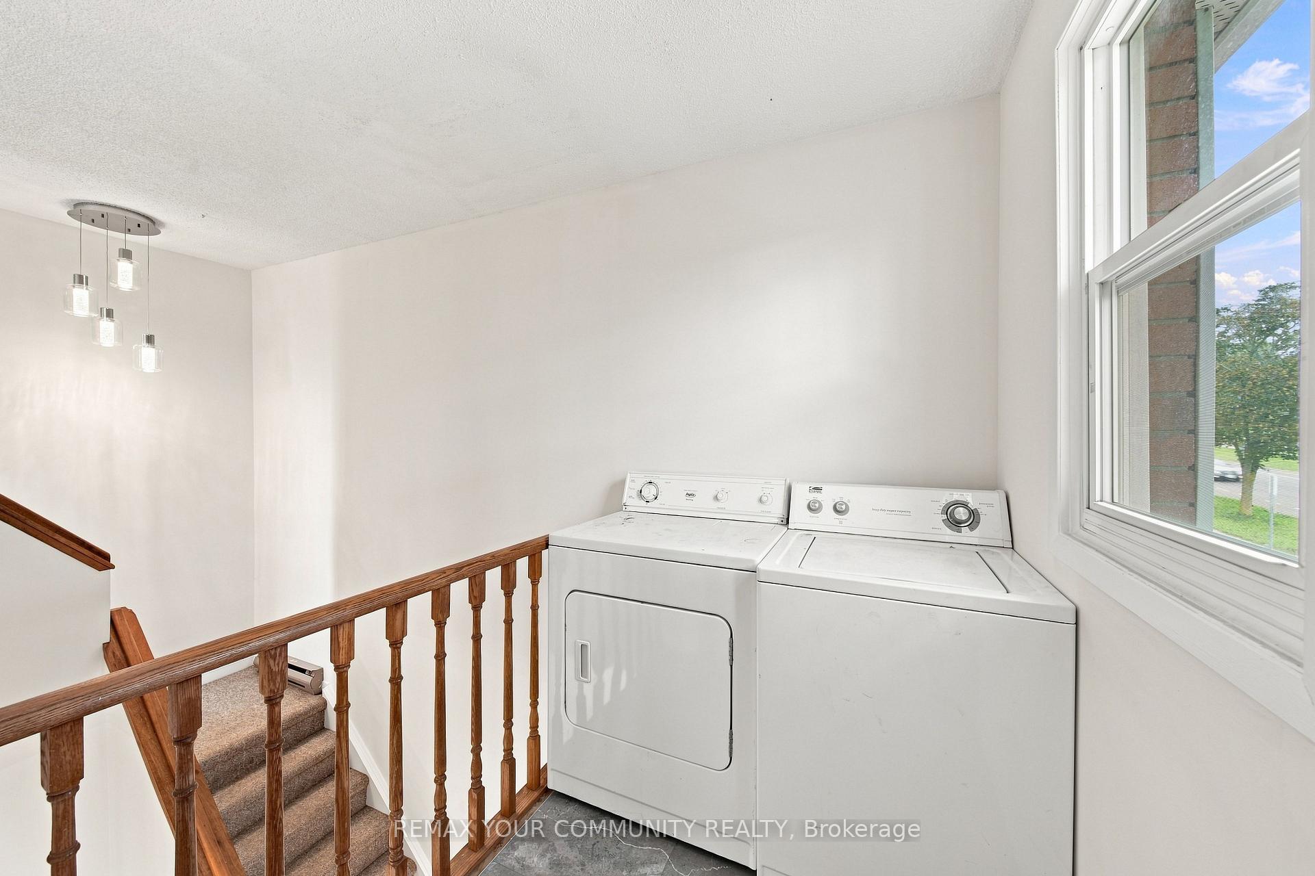 Photo 17 of 233 Little Avenue, Barrie, Allandale Heights — HOMEH