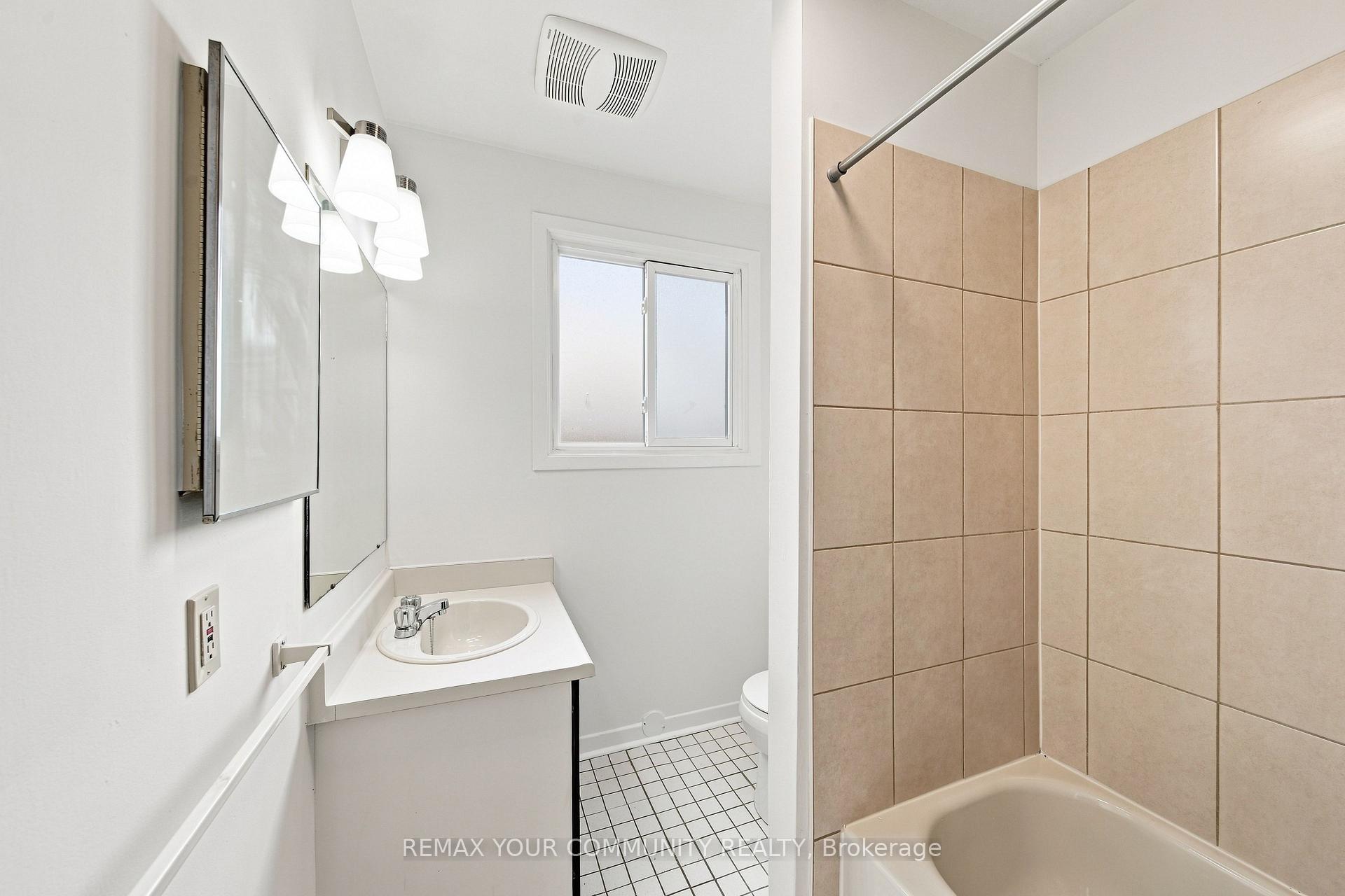 Photo 18 of 233 Little Avenue, Barrie, Allandale Heights — HOMEH