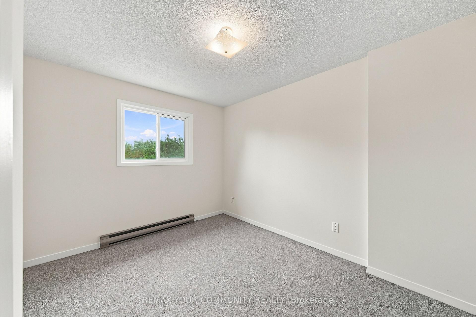 Photo 19 of 233 Little Avenue, Barrie, Allandale Heights — HOMEH