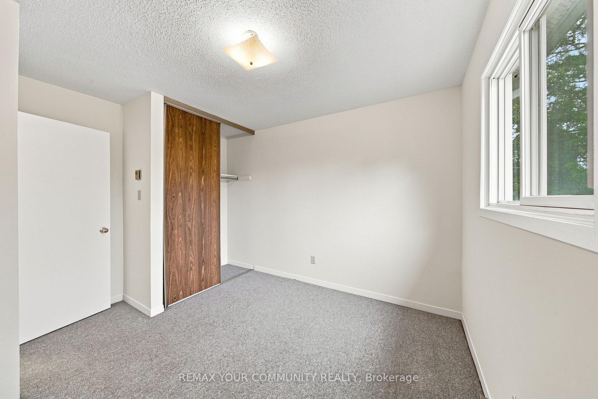 Photo 22 of 233 Little Avenue, Barrie, Allandale Heights — HOMEH
