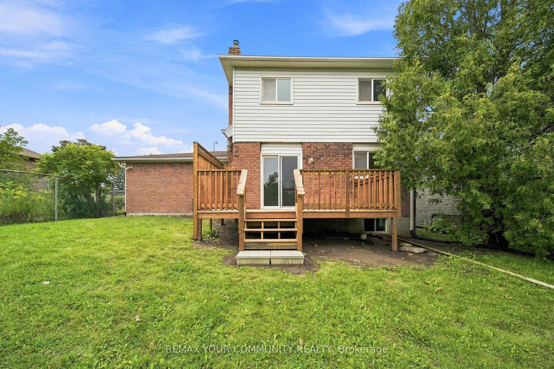 Photo 27 of 233 Little Avenue, Barrie, Allandale Heights — HOMEH