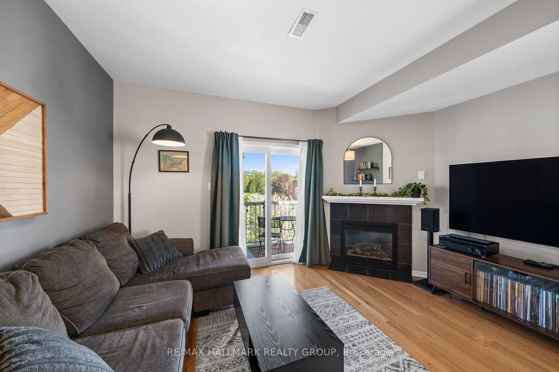 Photo 4 of Unit 343, 49 Jardin Private, Ottawa, Manor Park — HOMEH