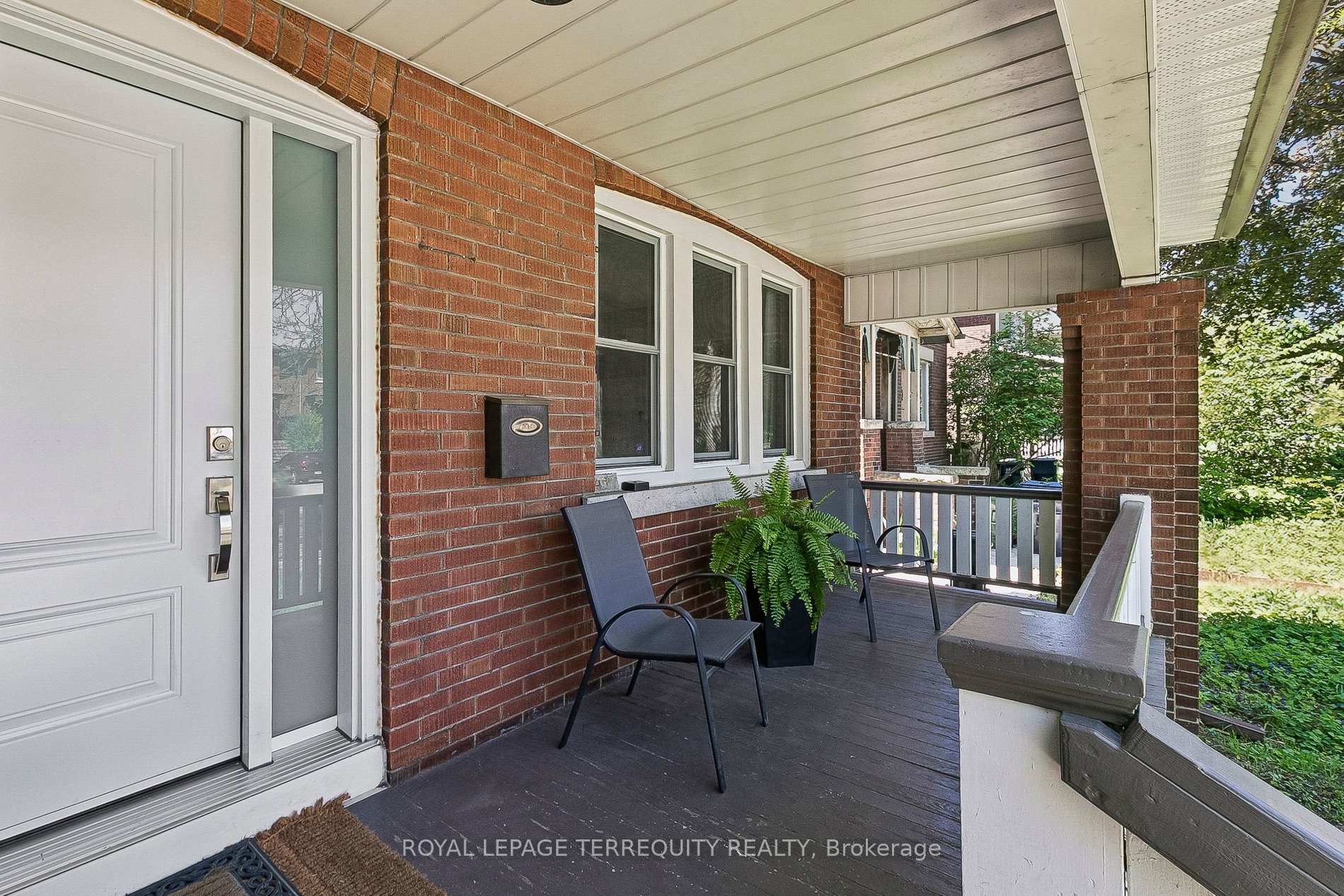 Photo 2 of 407 Annette Street, Toronto, Runnymede-Bloor West Village — HOMEH