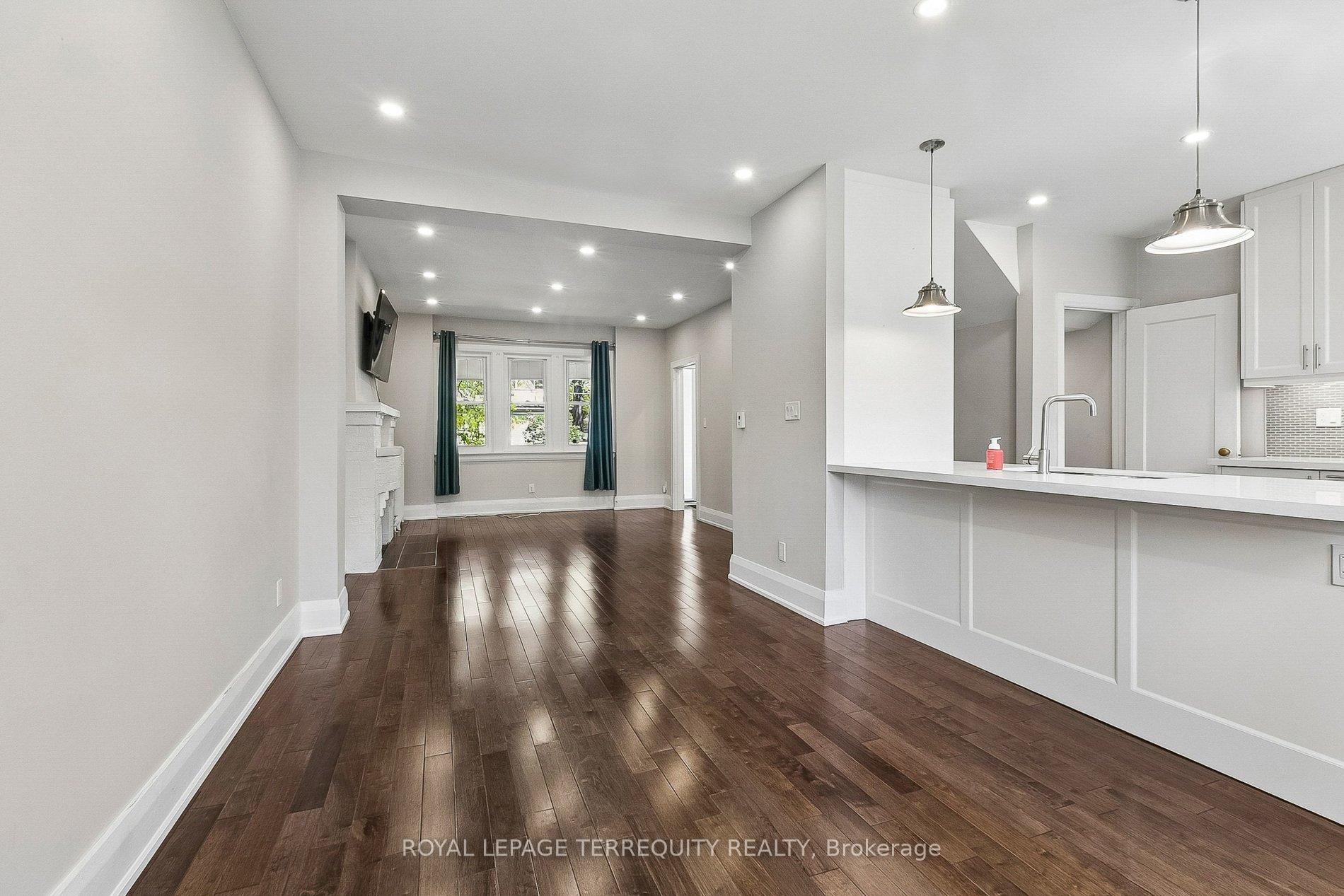 Photo 13 of 407 Annette Street, Toronto, Runnymede-Bloor West Village — HOMEH