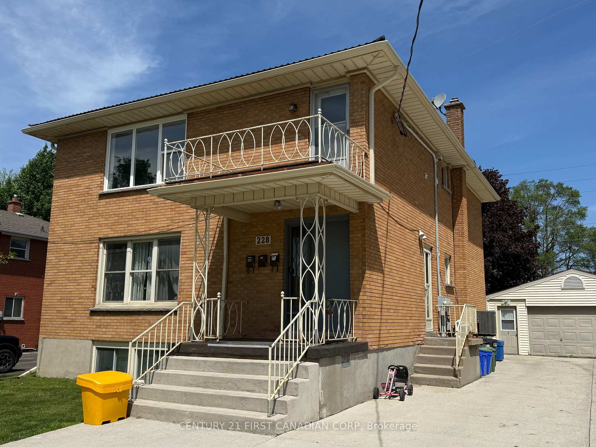Photo 3 of Unit 3, 228 Burnside Drive, London, East I — HOMEH