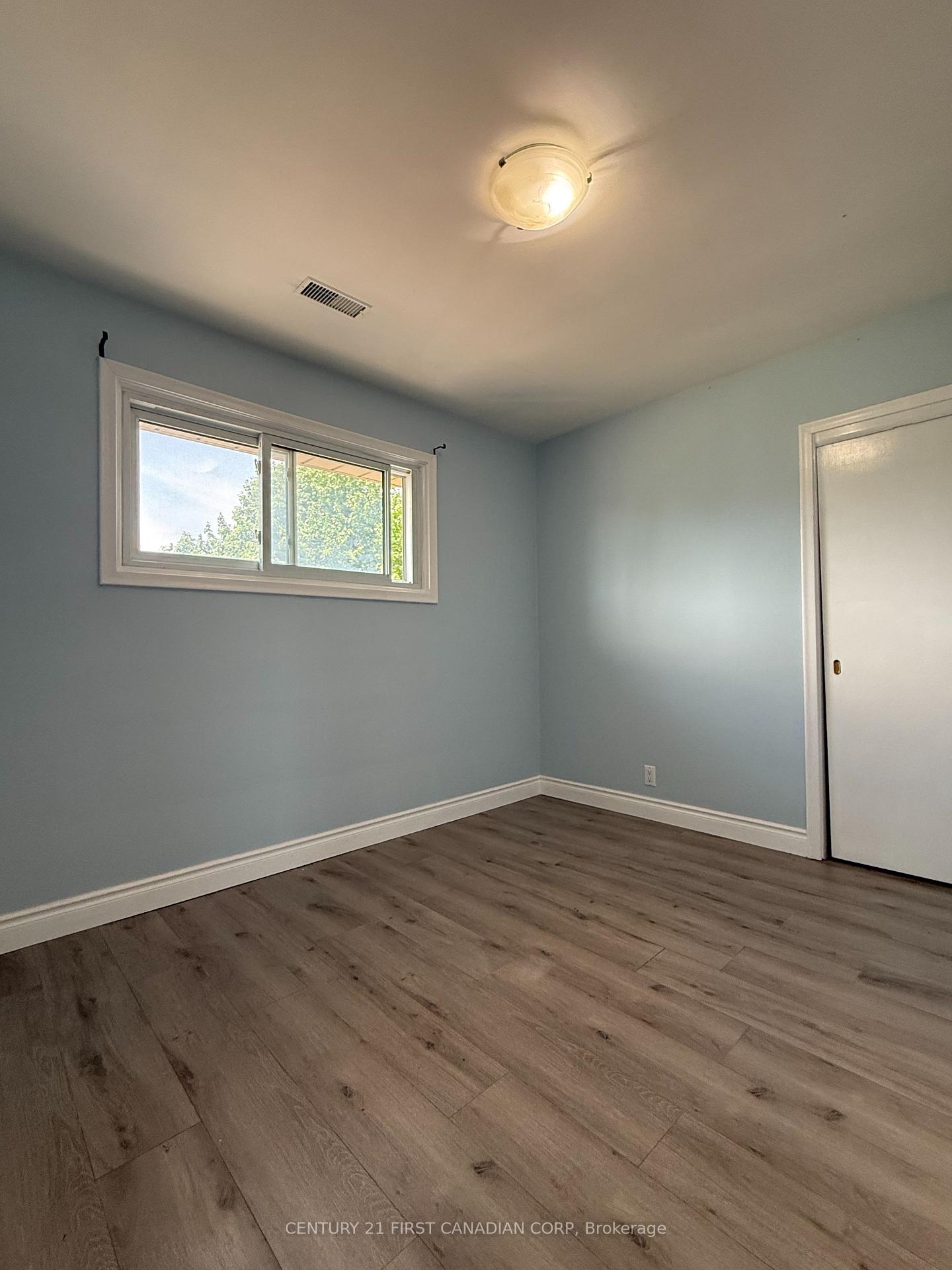 Photo 10 of Unit 3, 228 Burnside Drive, London, East I — HOMEH
