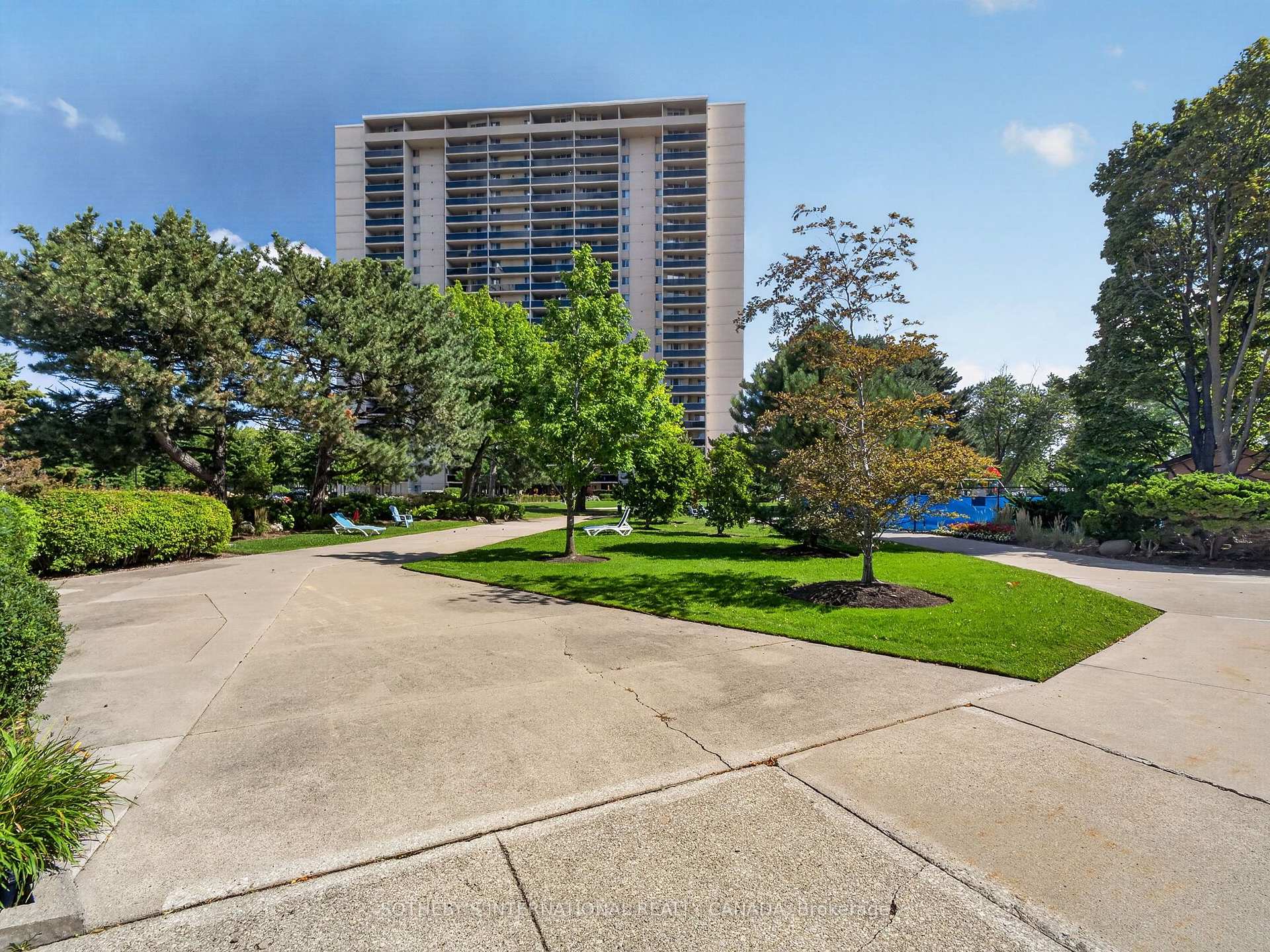 Photo 24 of Unit 1001, 299 Mill Road, Etobicoke, Markland Wood — HOMEH