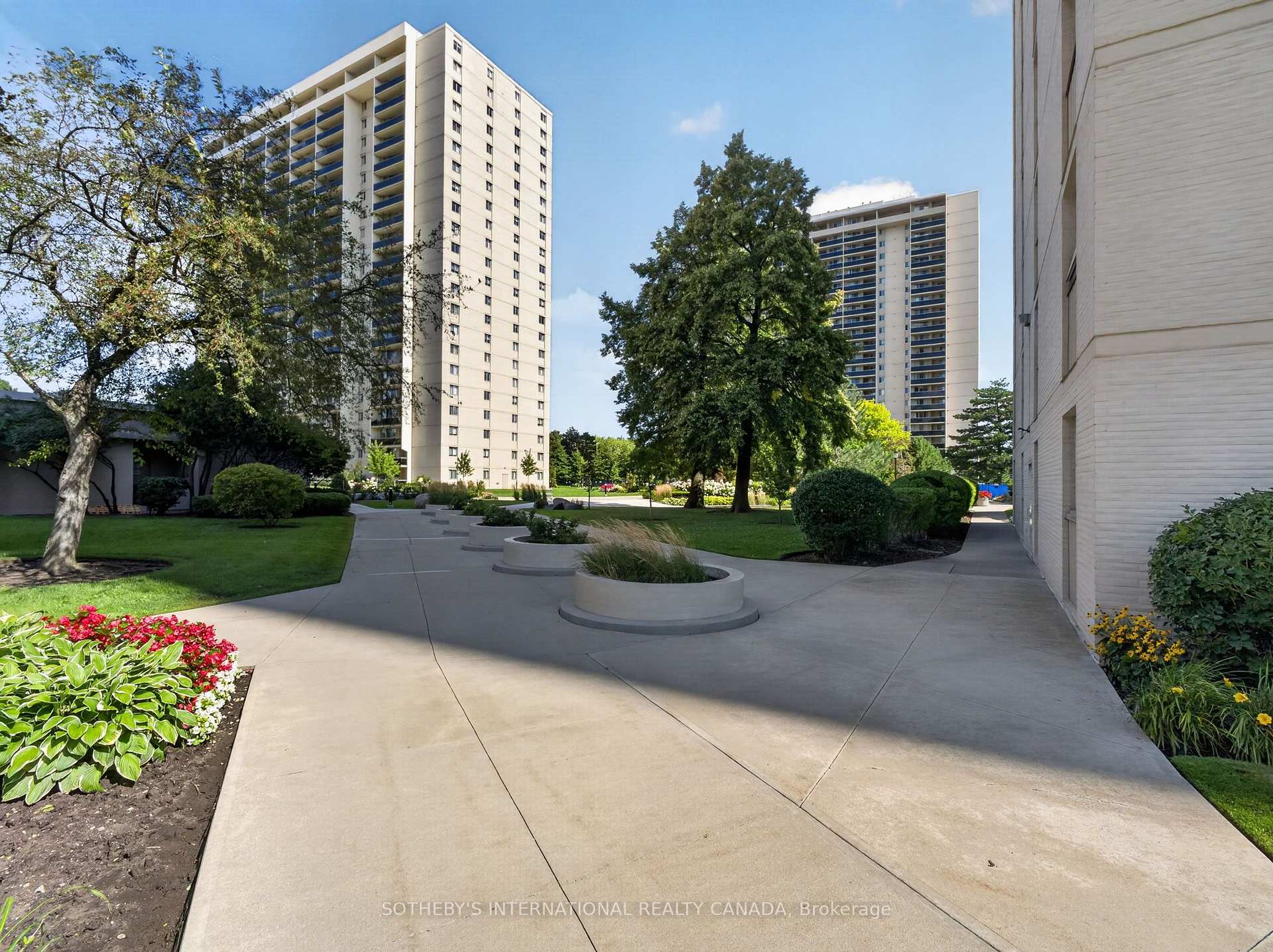Photo 23 of Unit 1001, 299 Mill Road, Etobicoke, Markland Wood — HOMEH