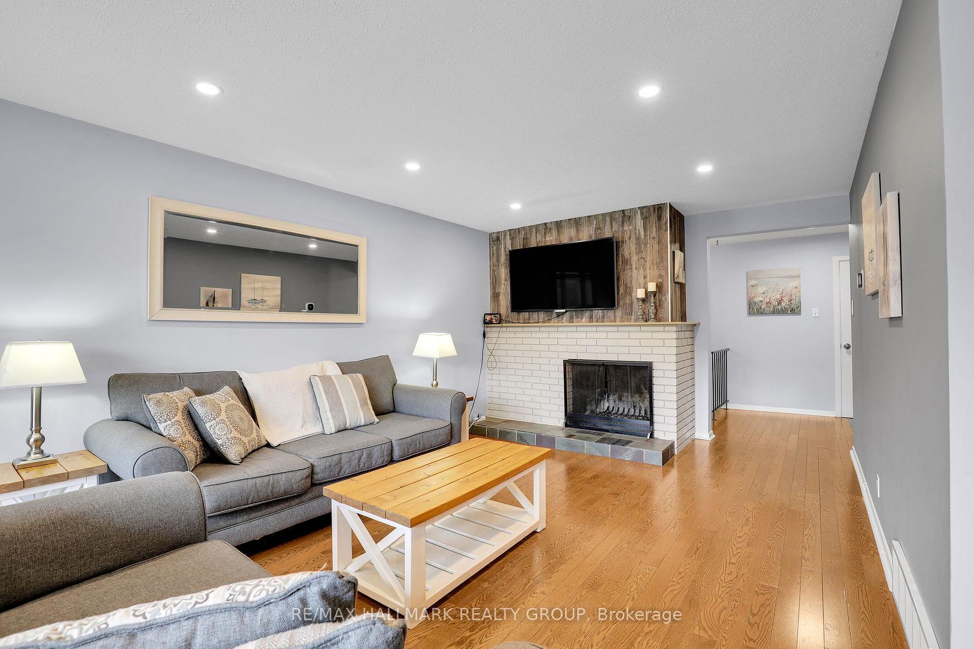Photo 6 of 90 Chesterton Drive, Ottawa, Borden Farm/Stewart Farm/Carleton Heights/Parkwood Hills — HOMEH