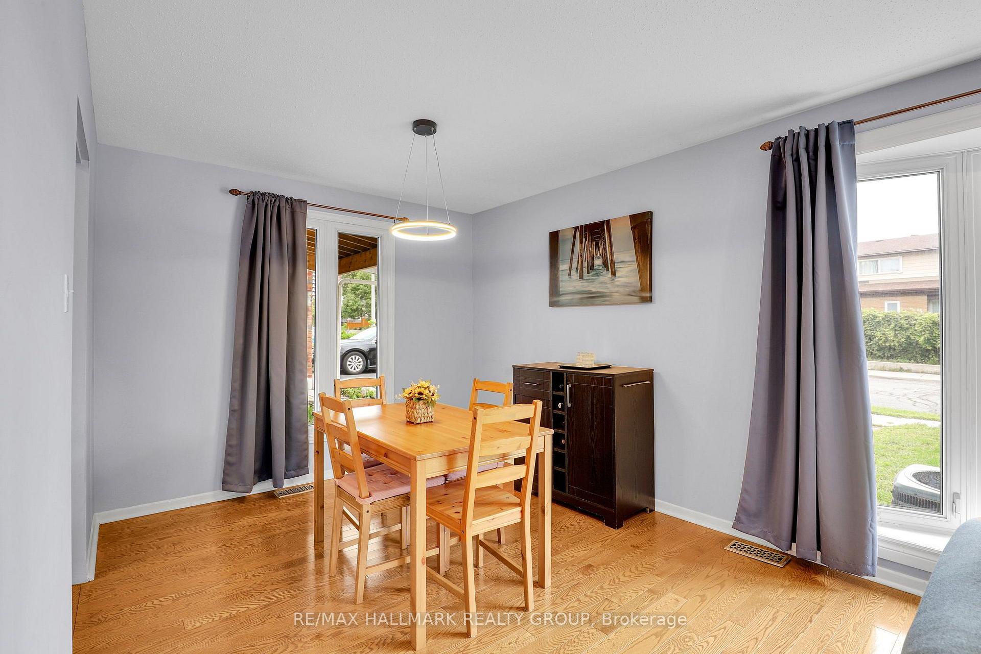 Photo 7 of 90 Chesterton Drive, Ottawa, Borden Farm/Stewart Farm/Carleton Heights/Parkwood Hills — HOMEH