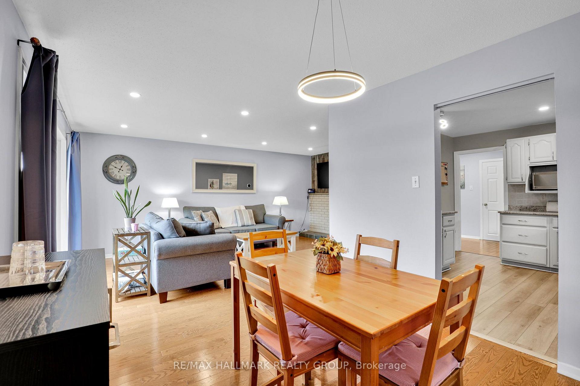 Photo 8 of 90 Chesterton Drive, Ottawa, Borden Farm/Stewart Farm/Carleton Heights/Parkwood Hills — HOMEH