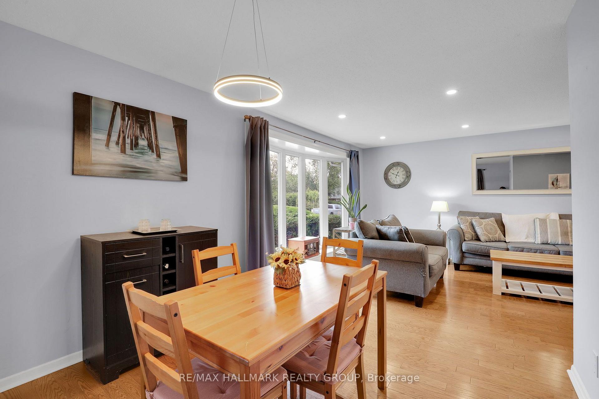 Photo 9 of 90 Chesterton Drive, Ottawa, Borden Farm/Stewart Farm/Carleton Heights/Parkwood Hills — HOMEH