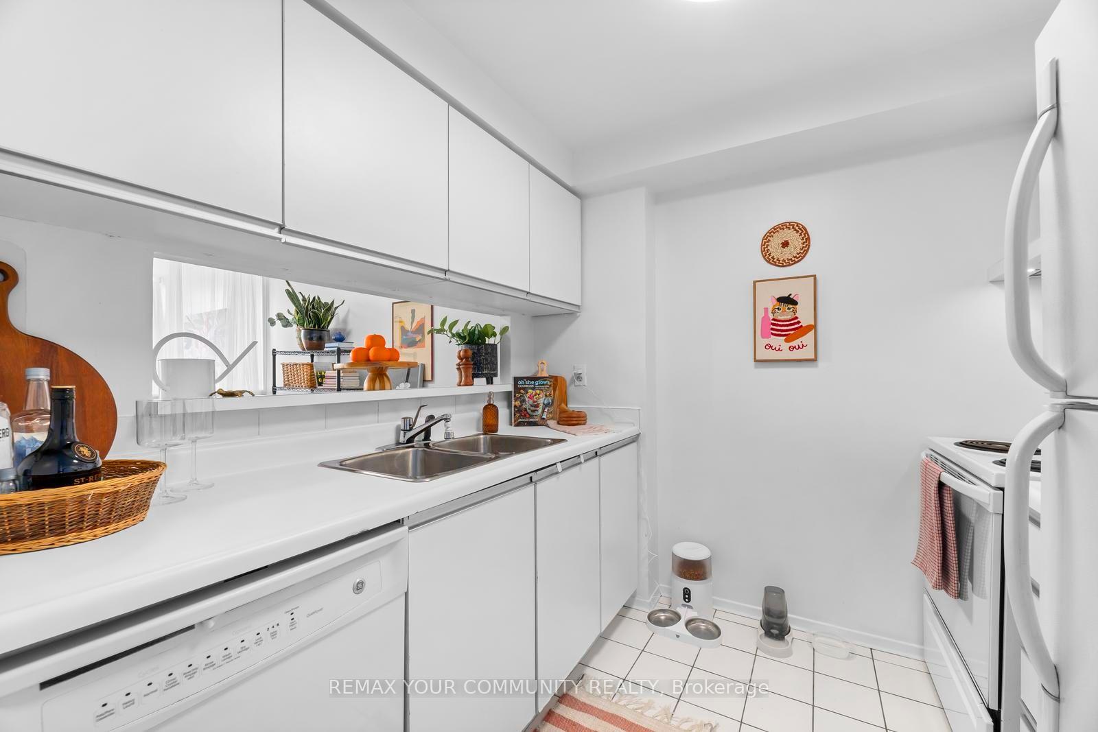 Photo 6 of Unit 504, 117 Gerrard Street E, Toronto, Church-Yonge Corridor — HOMEH