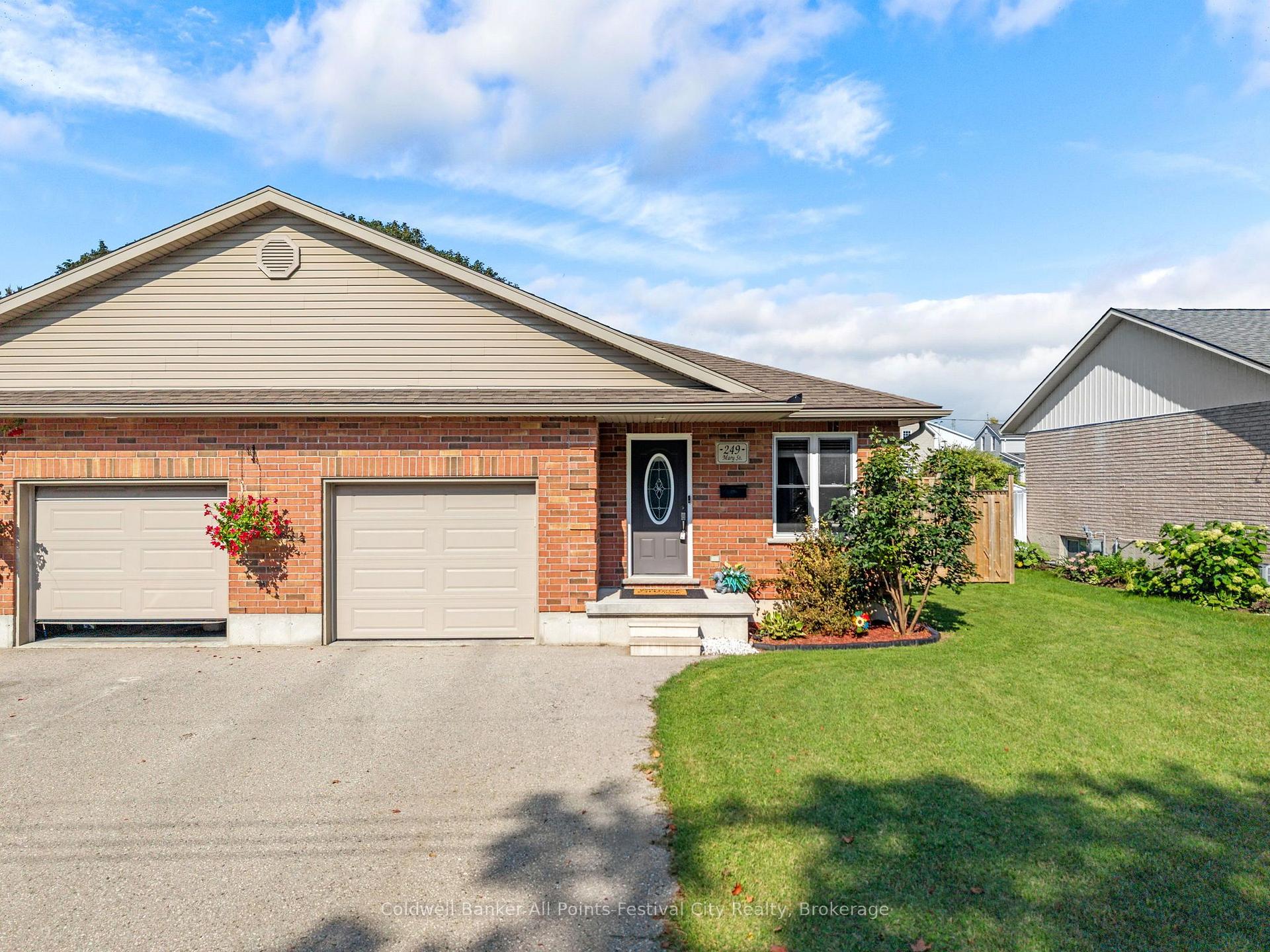 Photo 1 of 249 Mary Street, Goderich, Goderich (Town) — HOMEH