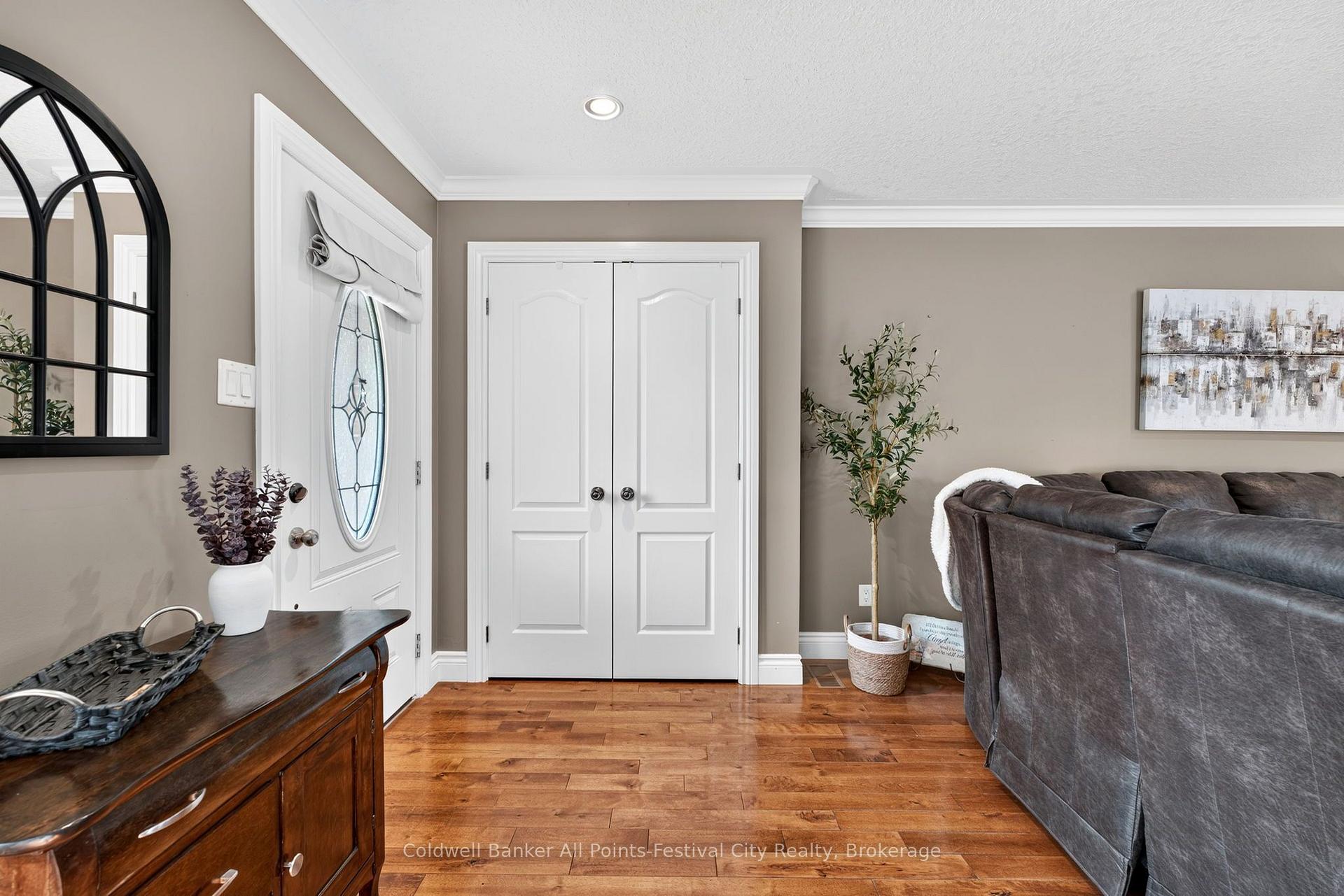 Photo 4 of 249 Mary Street, Goderich, Goderich (Town) — HOMEH