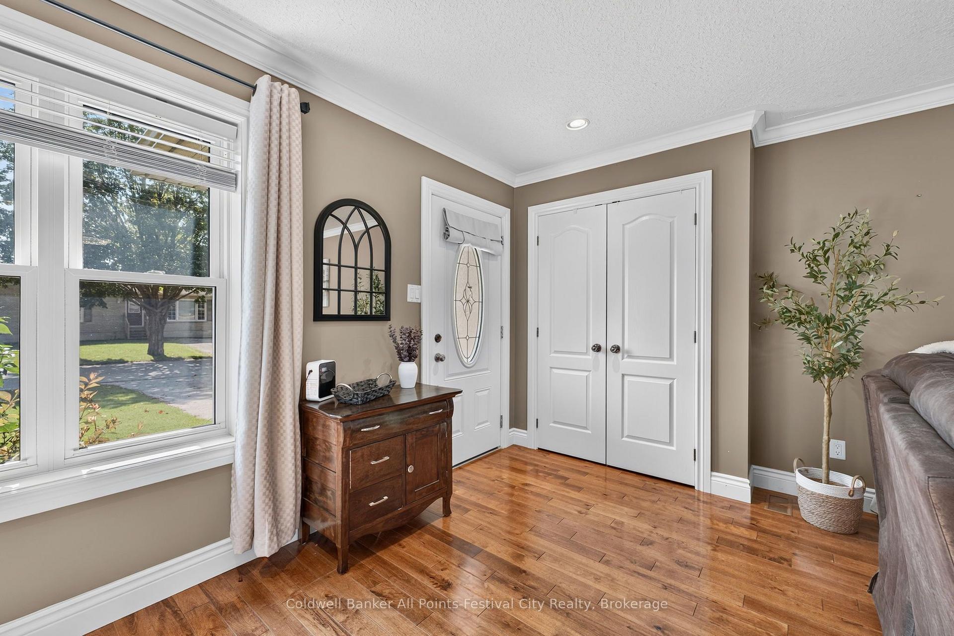 Photo 5 of 249 Mary Street, Goderich, Goderich (Town) — HOMEH