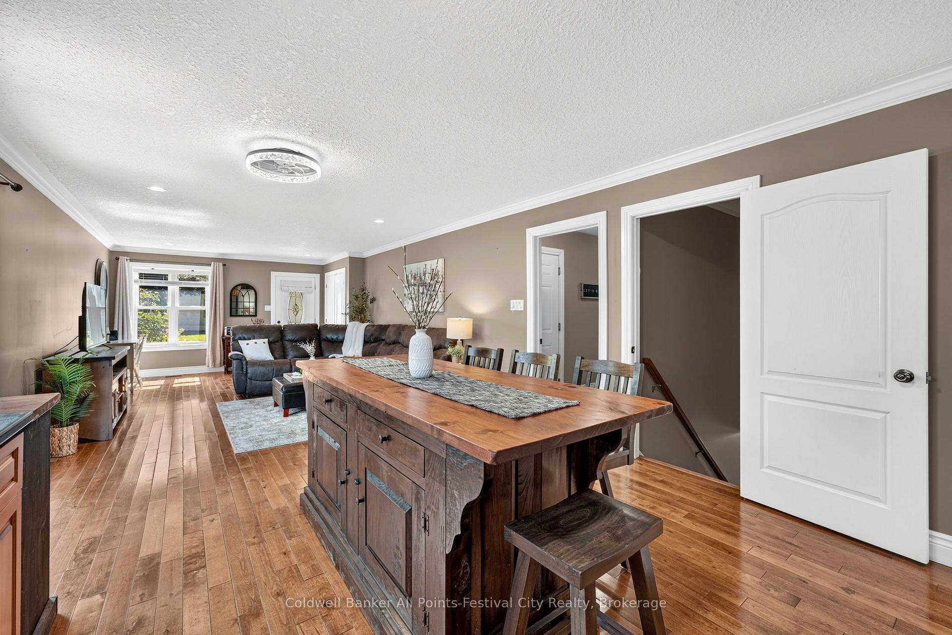 Photo 14 of 249 Mary Street, Goderich, Goderich (Town) — HOMEH