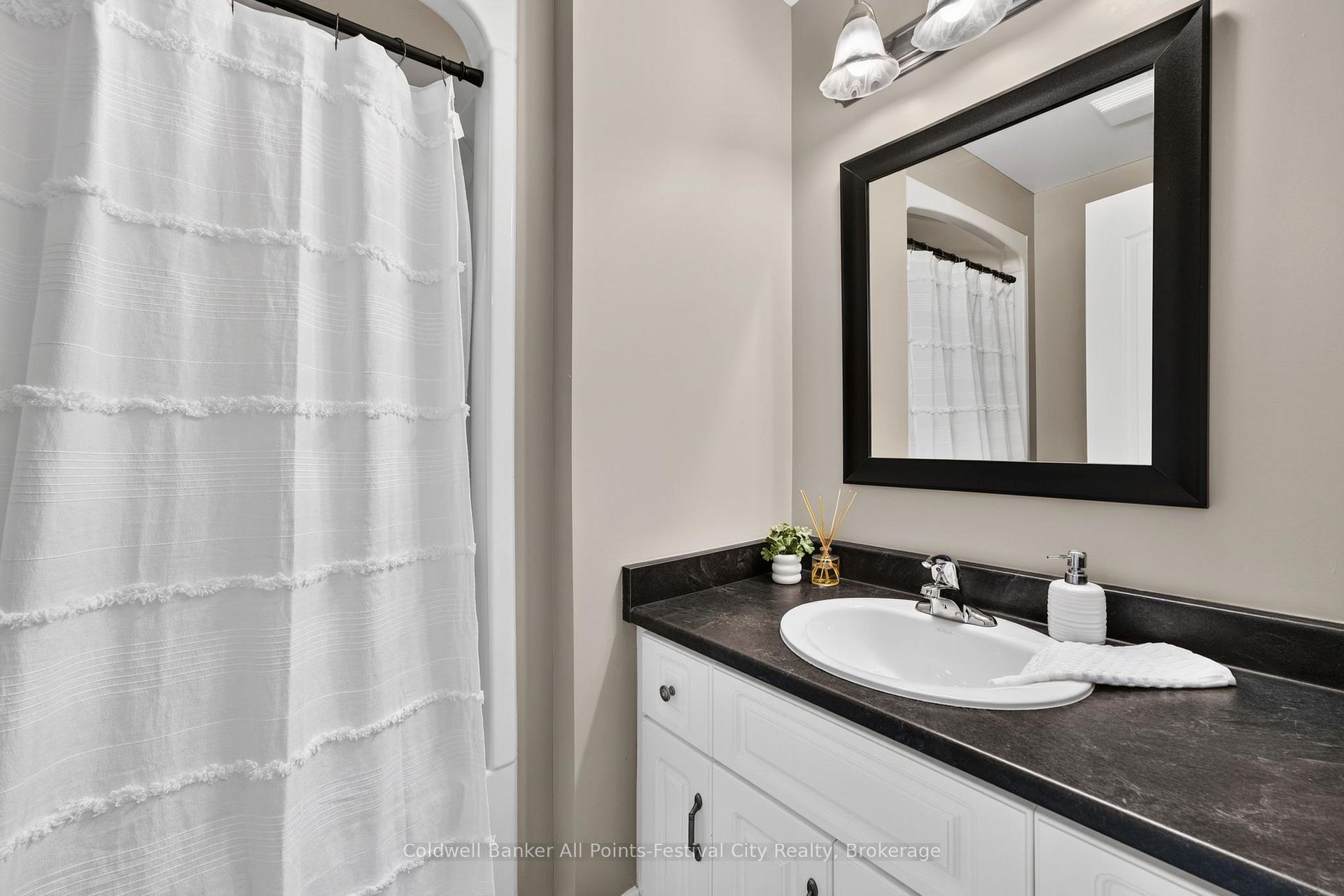 Photo 18 of 249 Mary Street, Goderich, Goderich (Town) — HOMEH