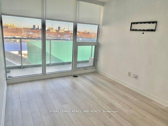 Photo 3 of Unit 509, 115 Mcmahon Drive, North York, Bayview Village — HOMEH
