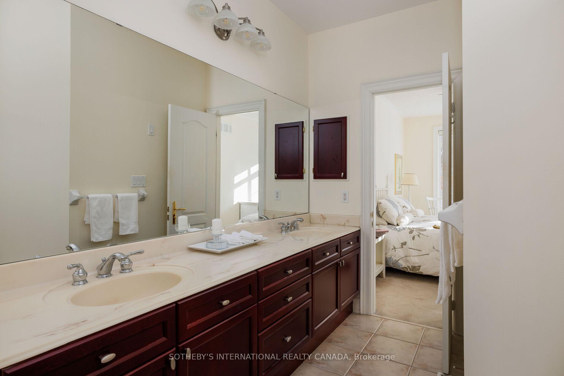 Photo 17 of 463 Crossing Bridge Place, Aurora, Aurora Estates — HOMEH