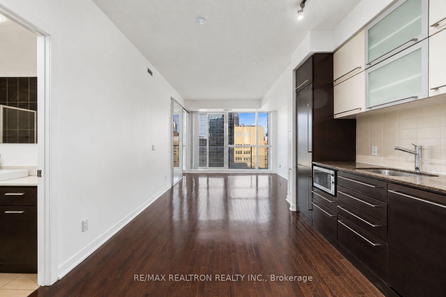Photo 2 of Unit 1402, 770 Bay Street, Toronto, Bay Street Corridor — HOMEH