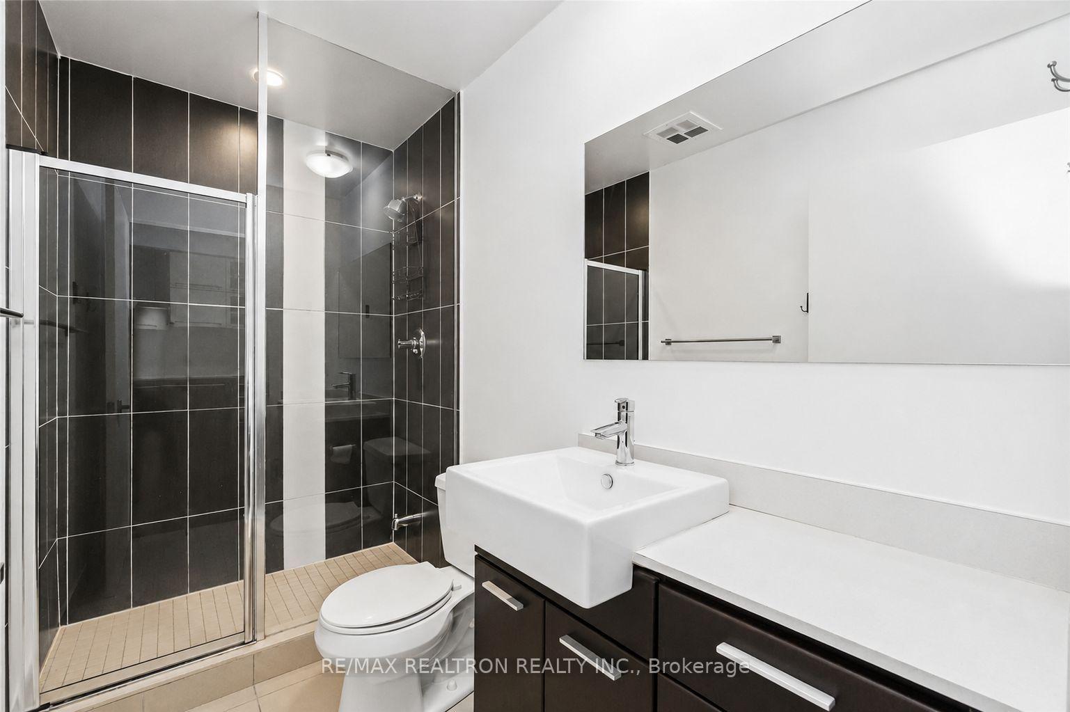 Photo 9 of Unit 1402, 770 Bay Street, Toronto, Bay Street Corridor — HOMEH