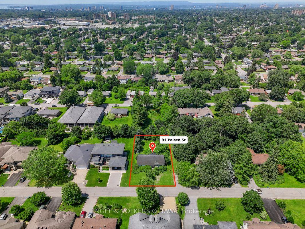 Photo 3 of 91 Palsen Street, Ottawa, Meadowlands/Crestview — HOMEH