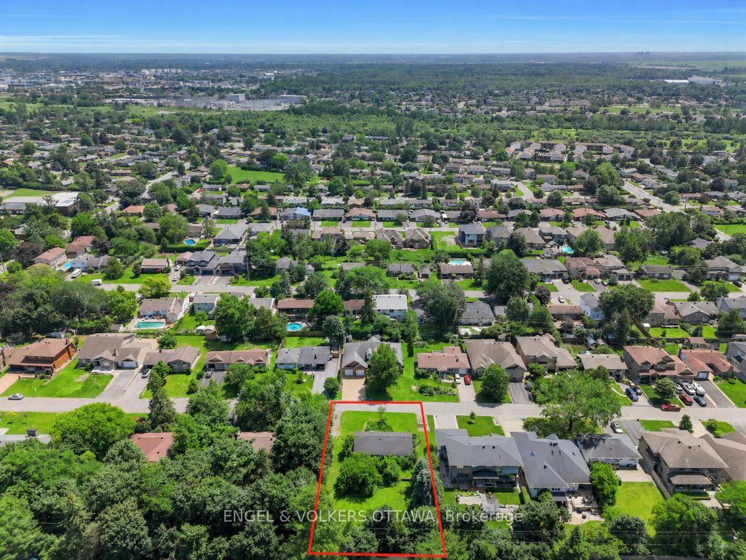 Photo 9 of 91 Palsen Street, Ottawa, Meadowlands/Crestview — HOMEH