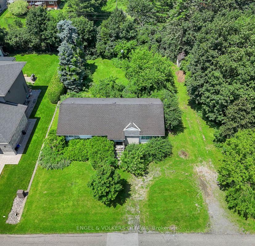 Photo 12 of 91 Palsen Street, Ottawa, Meadowlands/Crestview — HOMEH