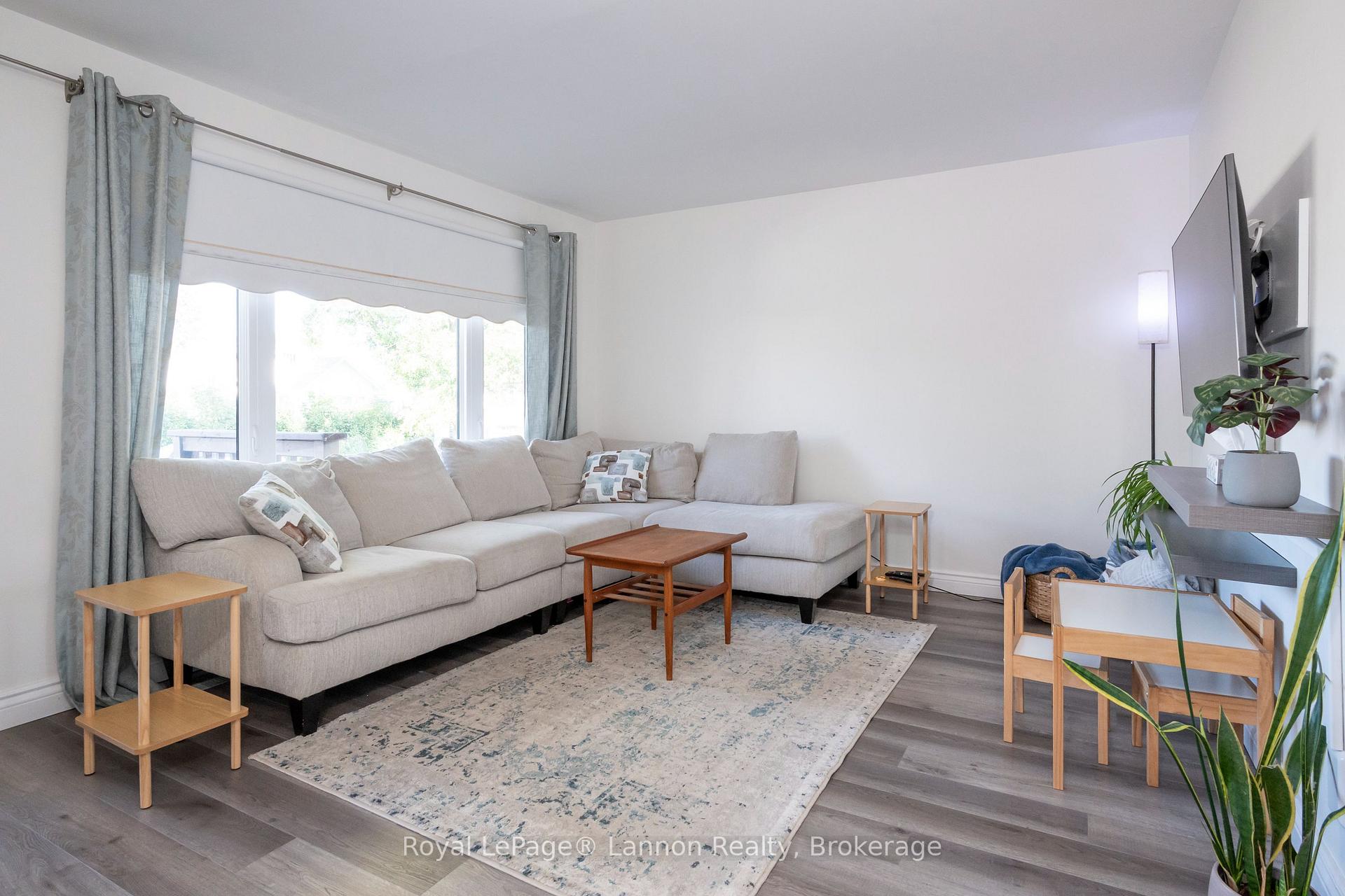 Photo 2 of 1340 Stanley Avenue, Thunder Bay, Westfort — HOMEH