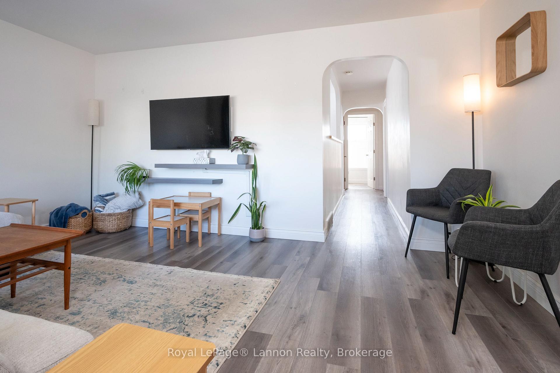 Photo 4 of 1340 Stanley Avenue, Thunder Bay, Westfort — HOMEH