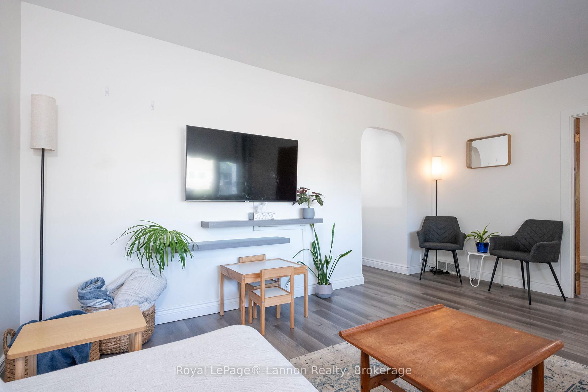 Photo 5 of 1340 Stanley Avenue, Thunder Bay, Westfort — HOMEH