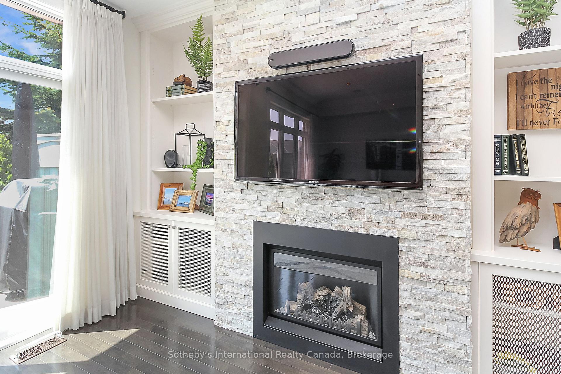 Photo 23 of 12 Wheelhouse Crescent, Collingwood — HOMEH