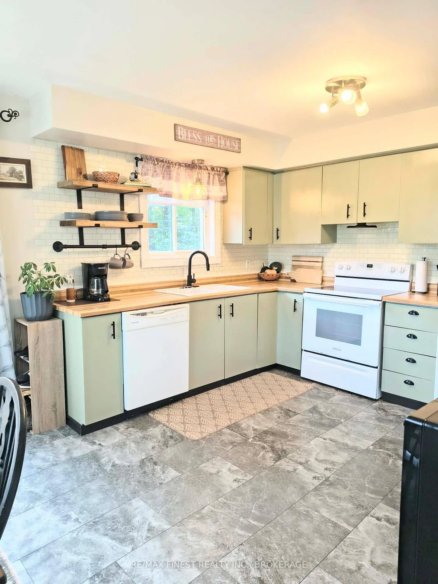 Photo 5 of 1041 Tryon Road, Frontenac, Frontenac Centre — HOMEH