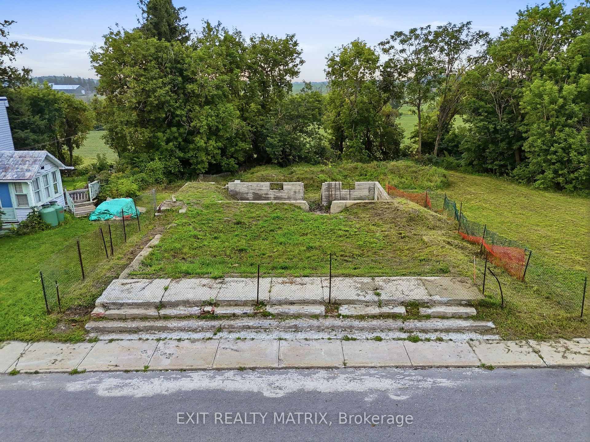 Photo of 21924 Laggan Glenelg Road