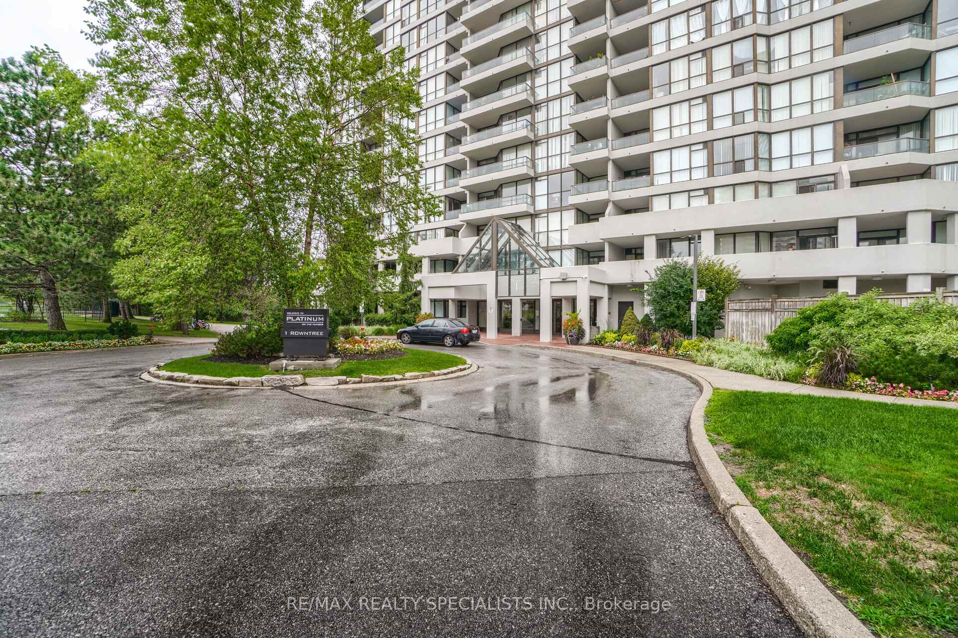 Photo 2 of Unit 708, 1 Rowntree Drive, Etobicoke, Mount Olive-Silverstone-Jamestown — HOMEH