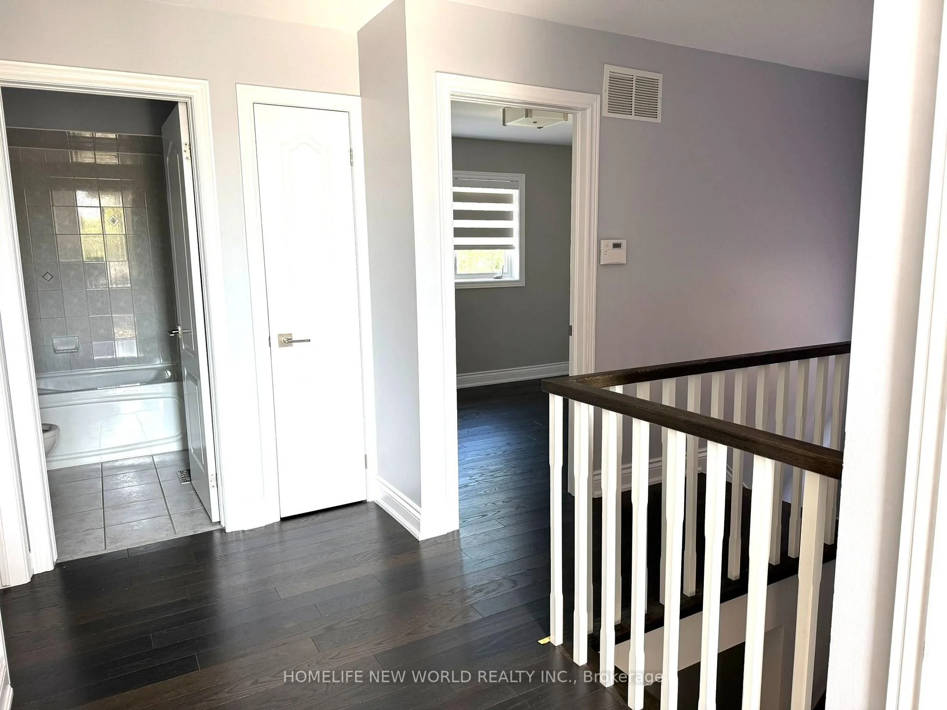 Photo 19 of 118 Glenmeadow Crescent, Hamilton, Winona Park — HOMEH