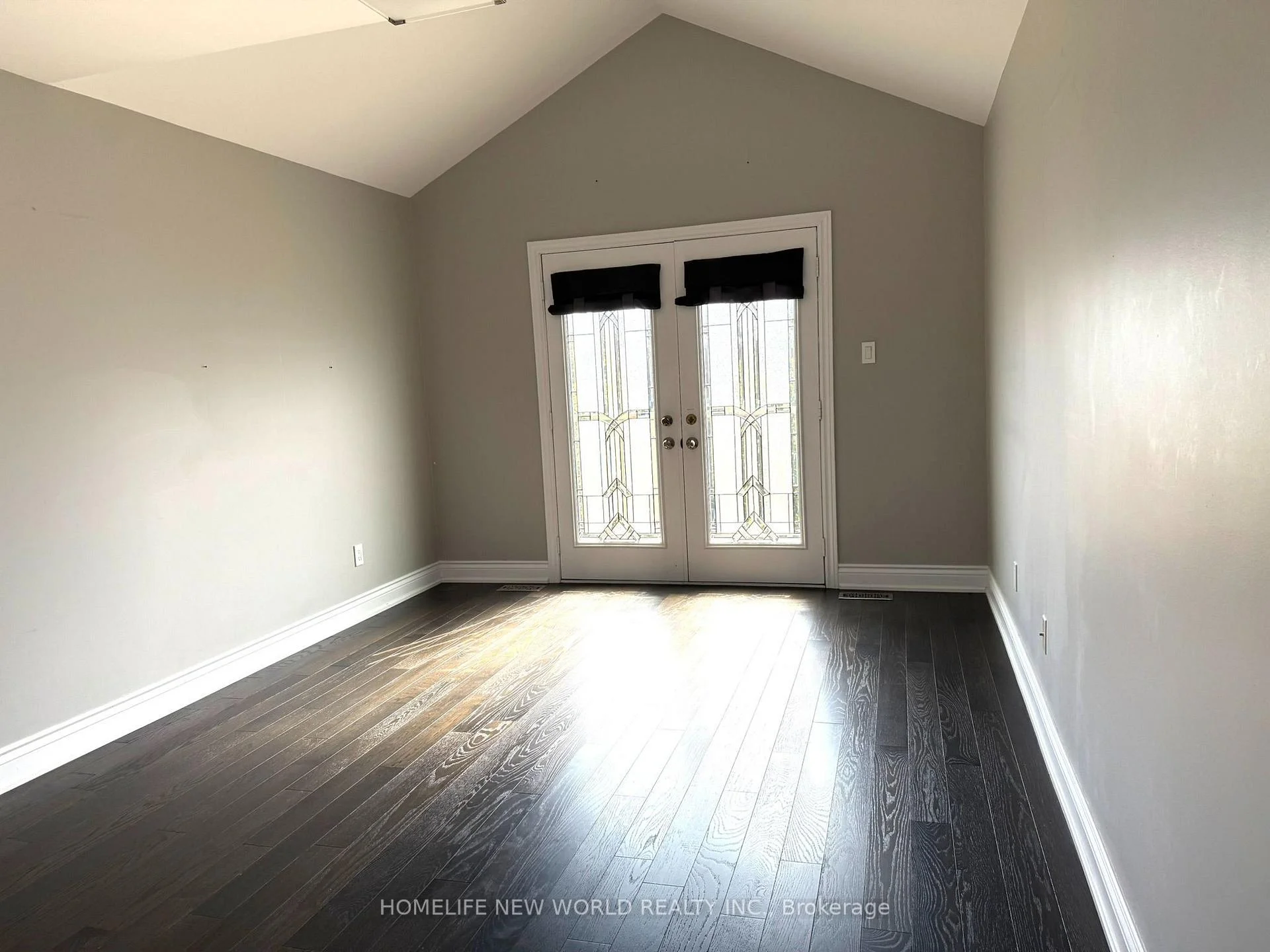 Photo 25 of 118 Glenmeadow Crescent, Hamilton, Winona Park — HOMEH