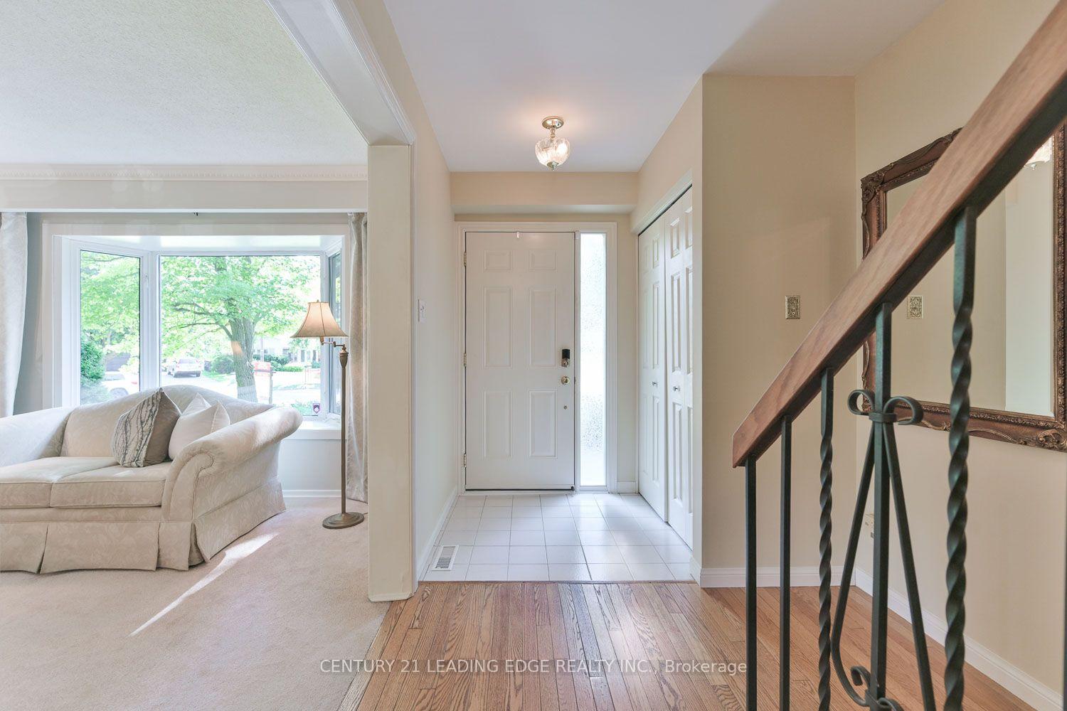 Photo 4 of 15 Sir Gawaine Place, Markham, Markham Village — HOMEH