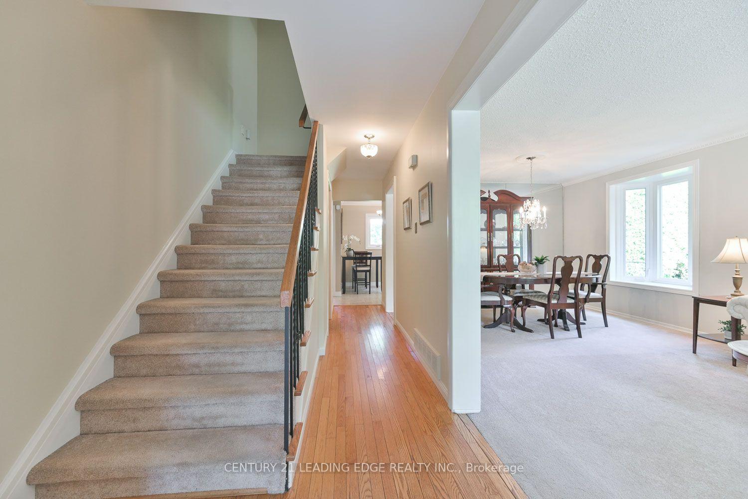 Photo 5 of 15 Sir Gawaine Place, Markham, Markham Village — HOMEH